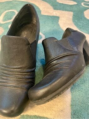 Women's Black Slip-On Low Block Heel Ankle Shoes